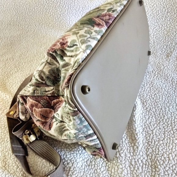 Vintage “Destinations” floral luggage bag! Excellent condition! - Picture 5 of 7